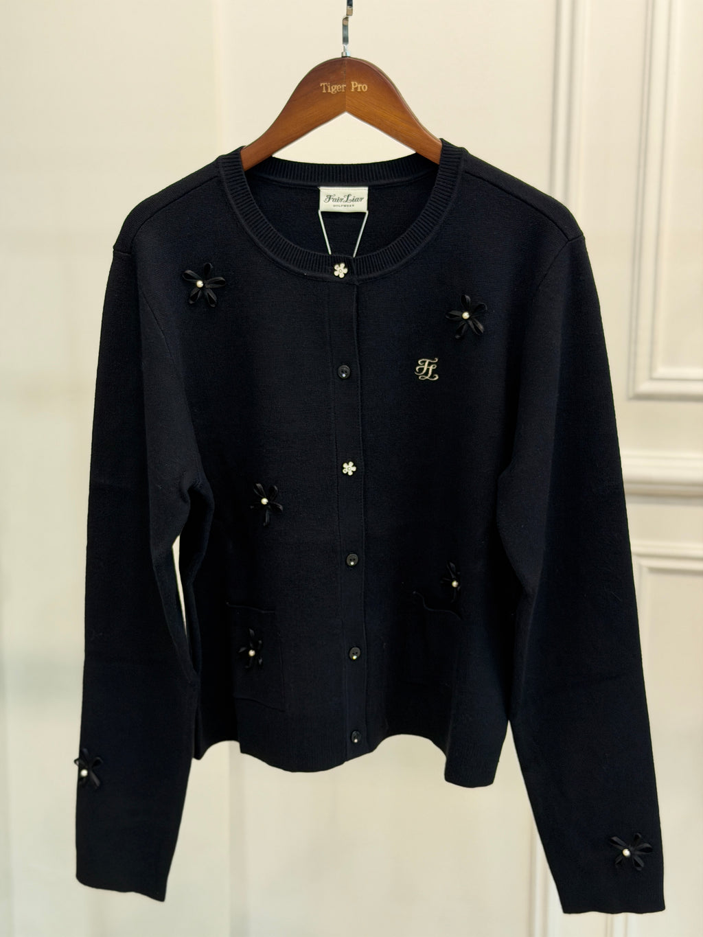 Fairliar Leather flower trimmed cardigan (Black)