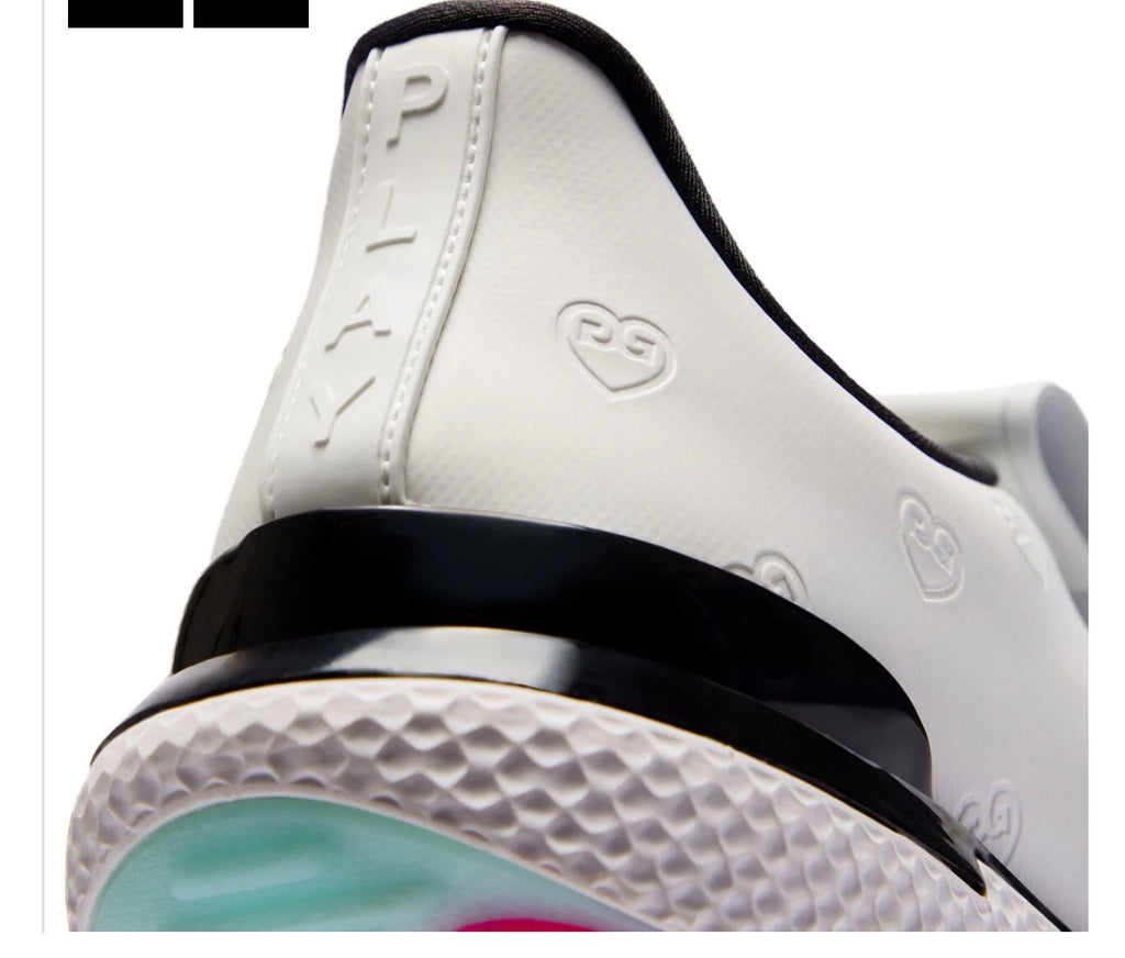 G/Fore Women's Heart
Debossed Gallivan2r Kiltie Golf Shoes - Snow/Onyx