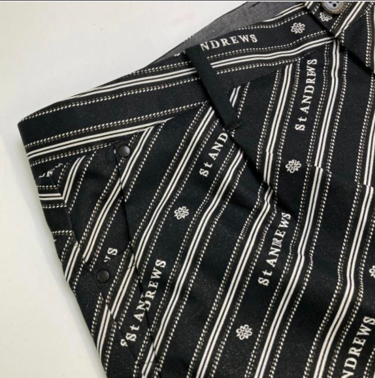 St Andrews Flashing stripe logo pattern
