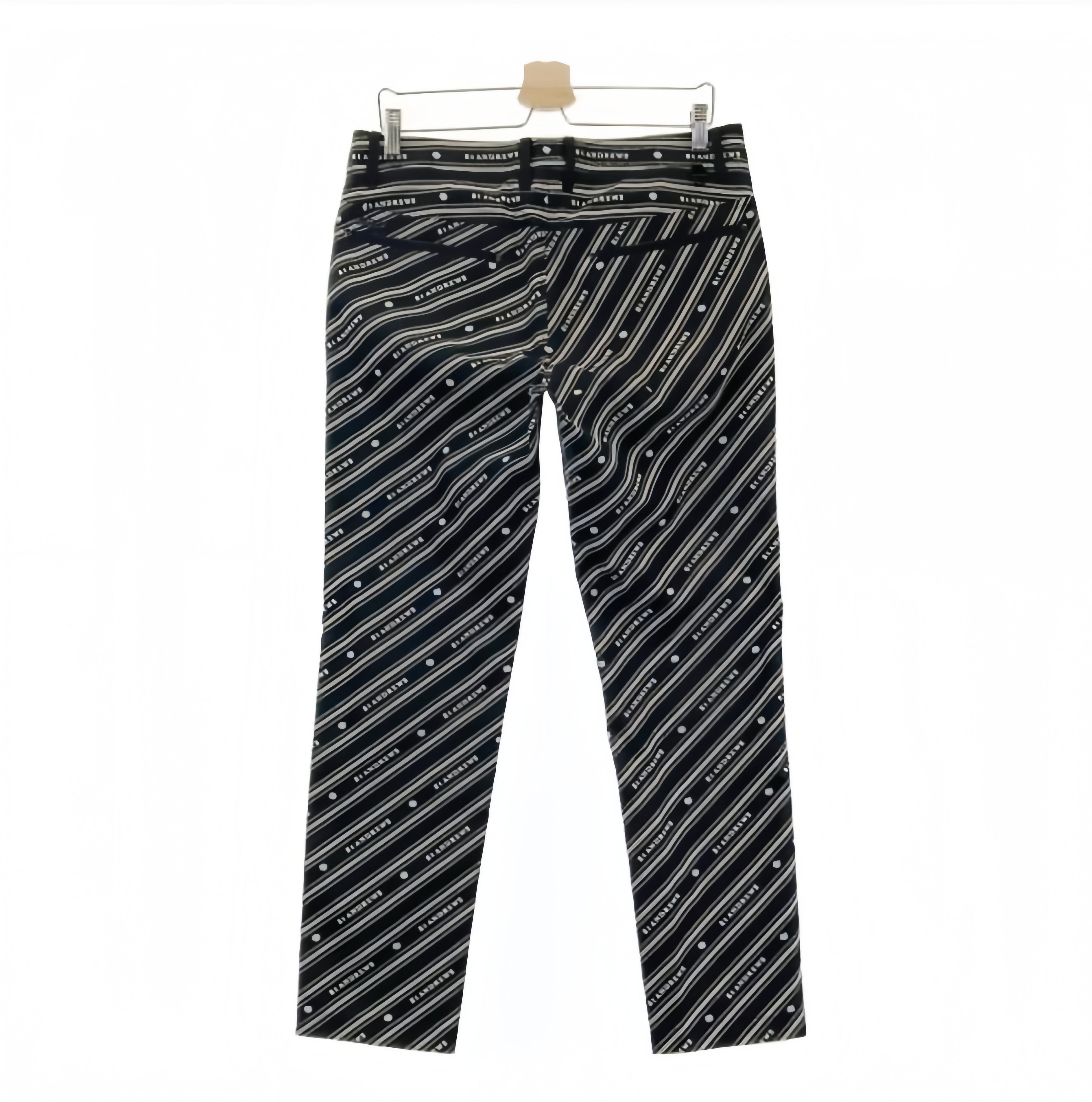 St Andrews Flashing stripe logo pattern