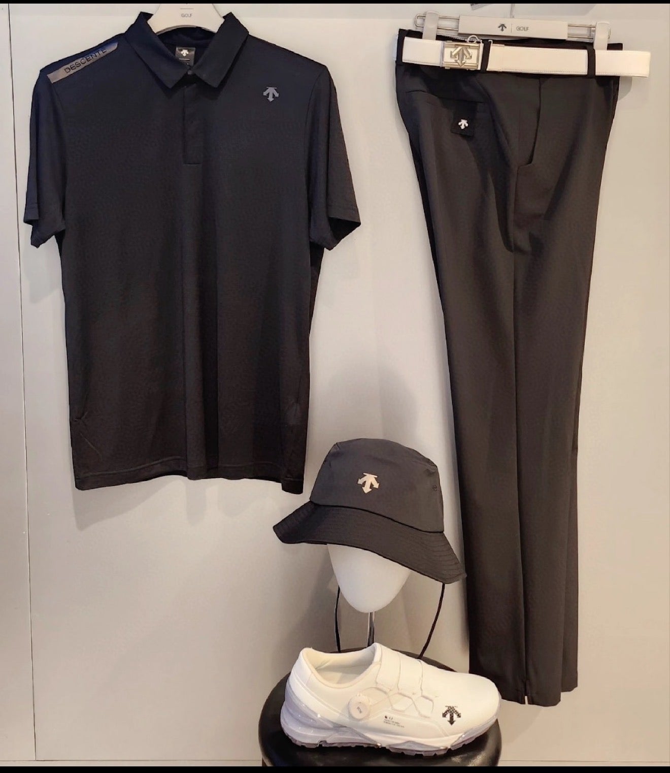 Descente Men Black Golf Polo